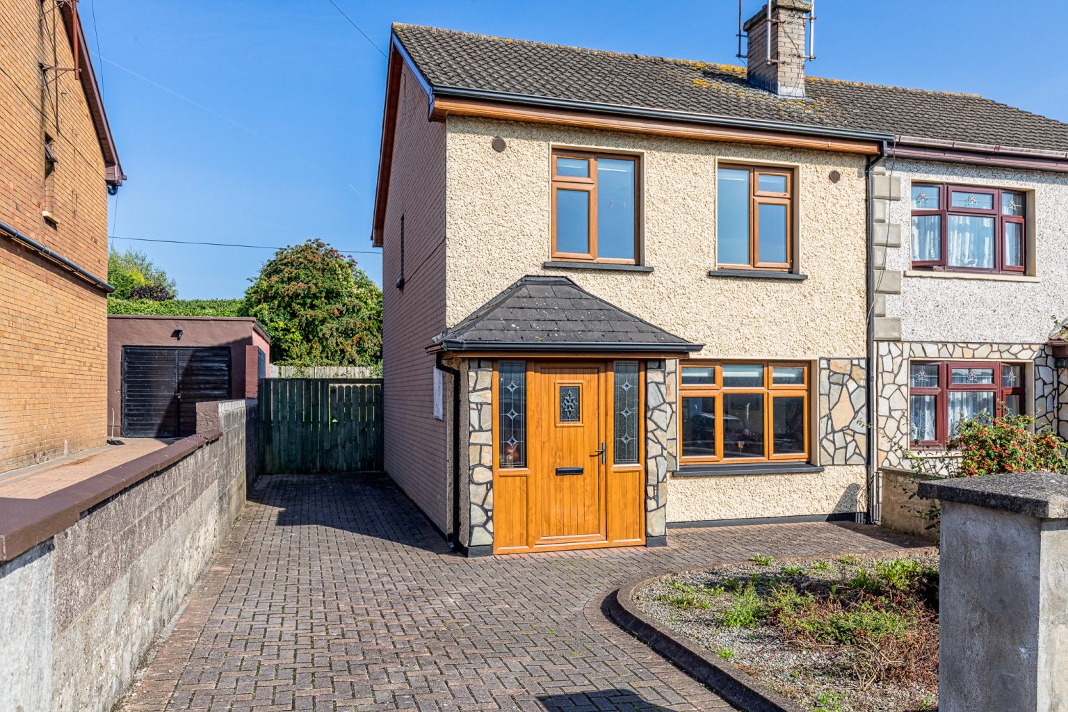 21 Moneymore Drogheda Co Louth RAYWHITE·IE Property